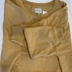 Super cute oversized AE sweatshirt